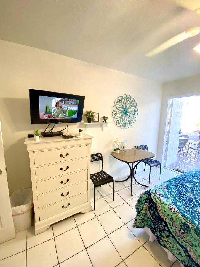 Southwinds Inn By The Gold Nests Hollywood Habitación foto